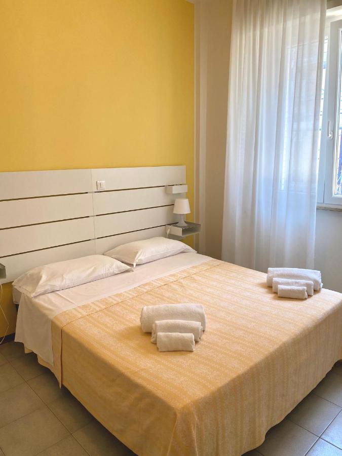 Hotel Flying Pesaro Exterior foto
