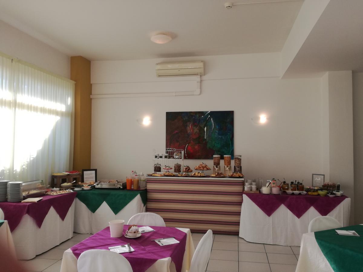 Hotel Flying Pesaro Exterior foto
